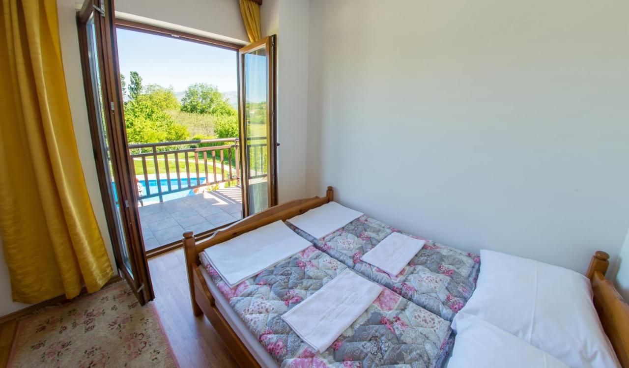 Frida Luxury Beachfront Villa Blagaj Exterior photo